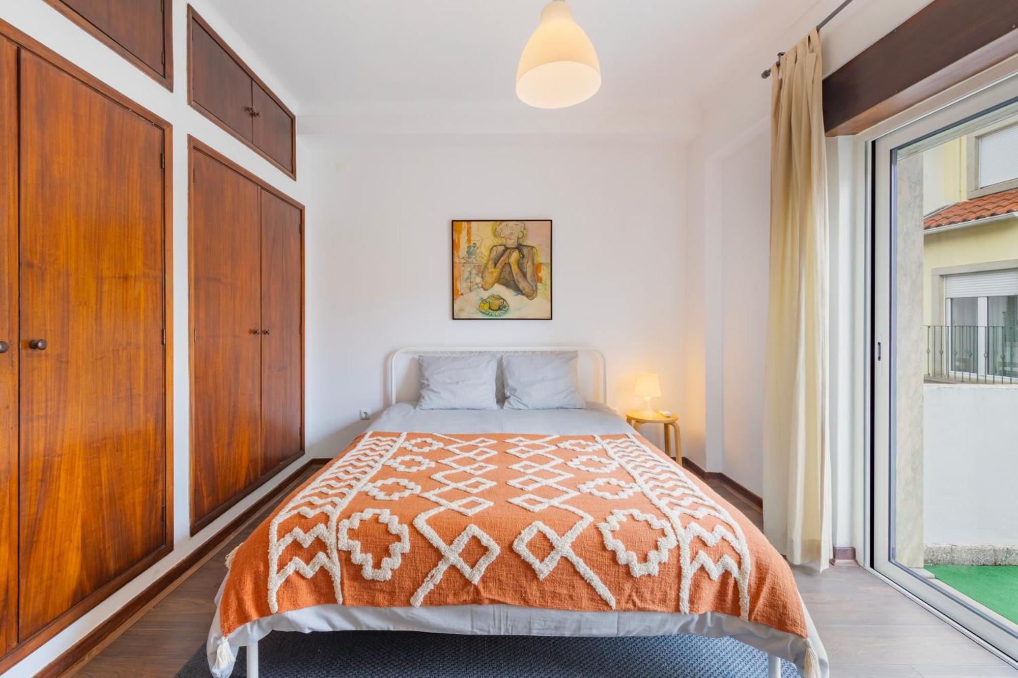 Cosy Remodeled Apartment In The City Center Fundao Exterior photo