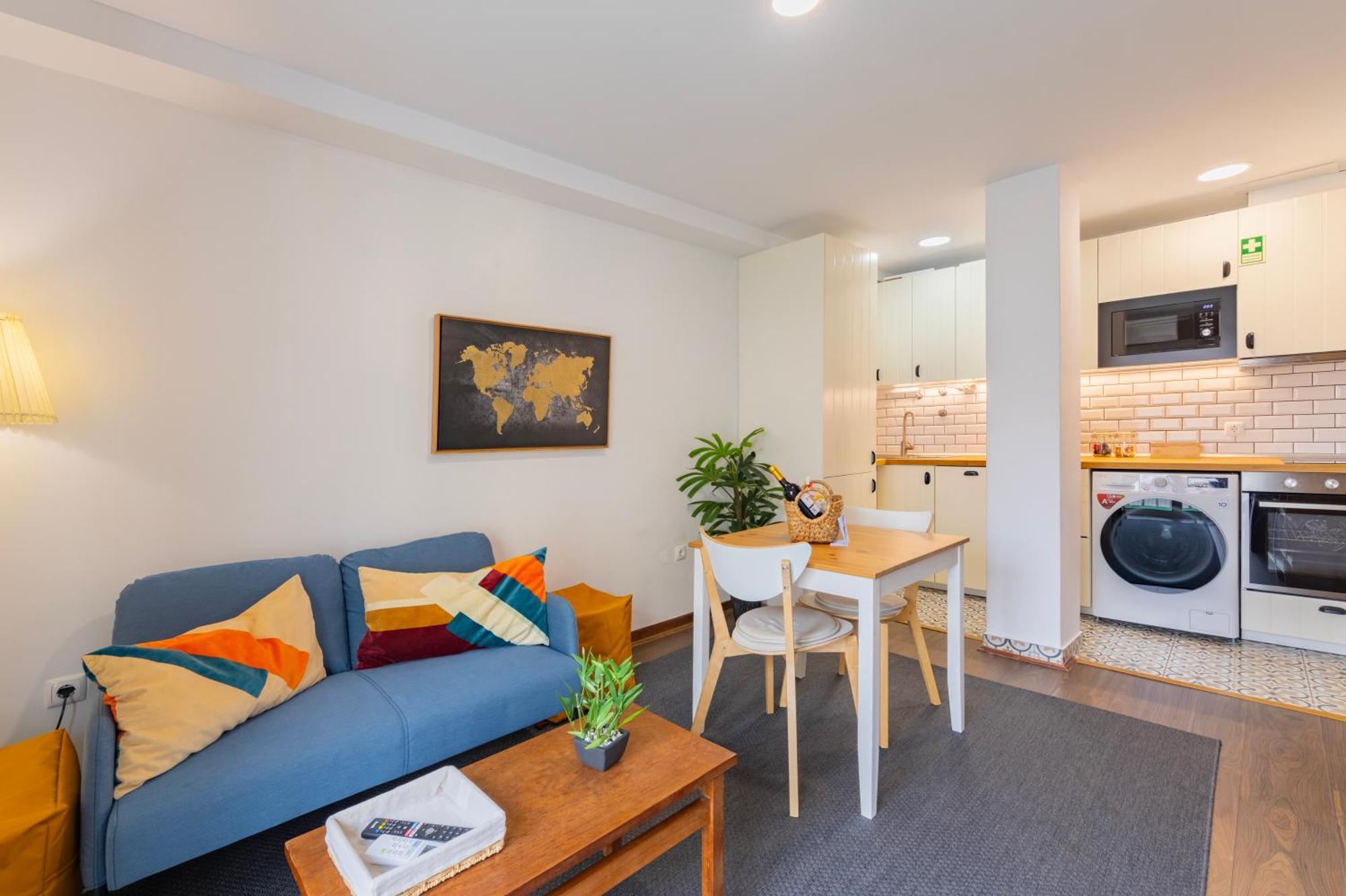 Cosy Remodeled Apartment In The City Center Fundao Exterior photo